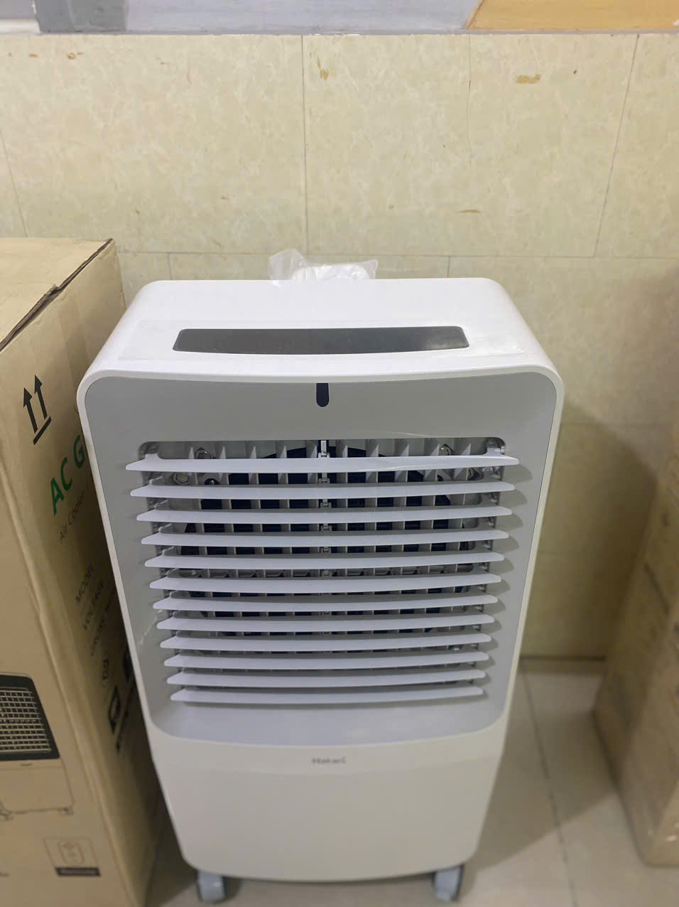 may_lam_mat_hatari_ac_giant_6