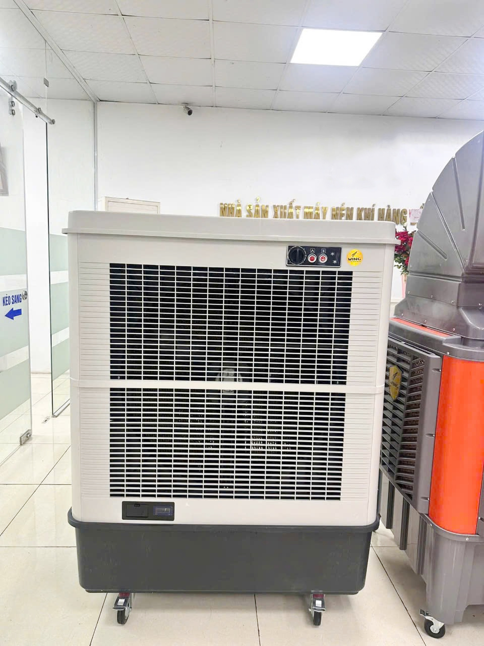 may_lam_mat_hoi_nuoc_wing_tm-l23hsc_1